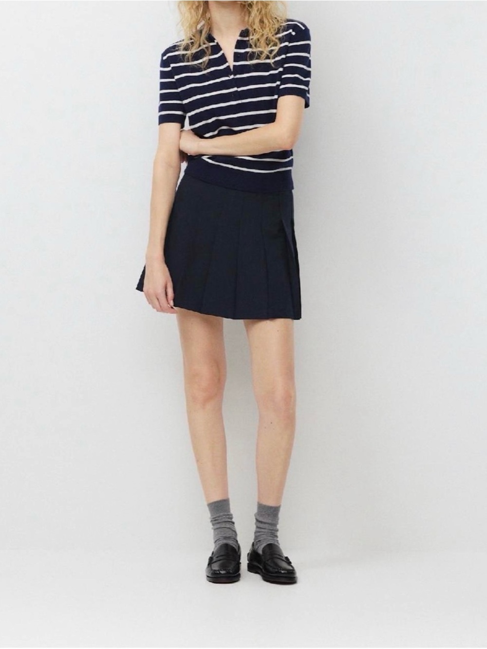 NWT Aritzia Sunday Best Olive Micro Skirt
Admiral Navy